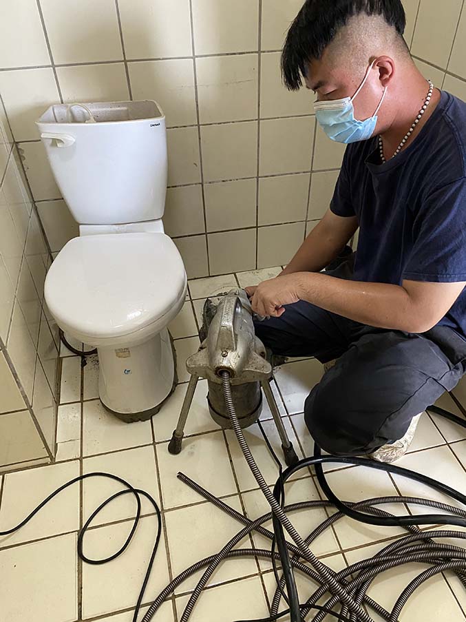 南投縣鹿谷鄉敲馬桶通糞管