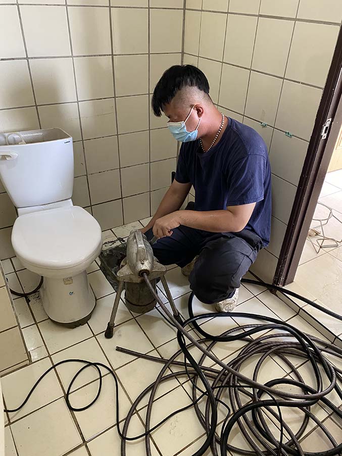 南投縣鹿谷鄉敲馬桶通糞管